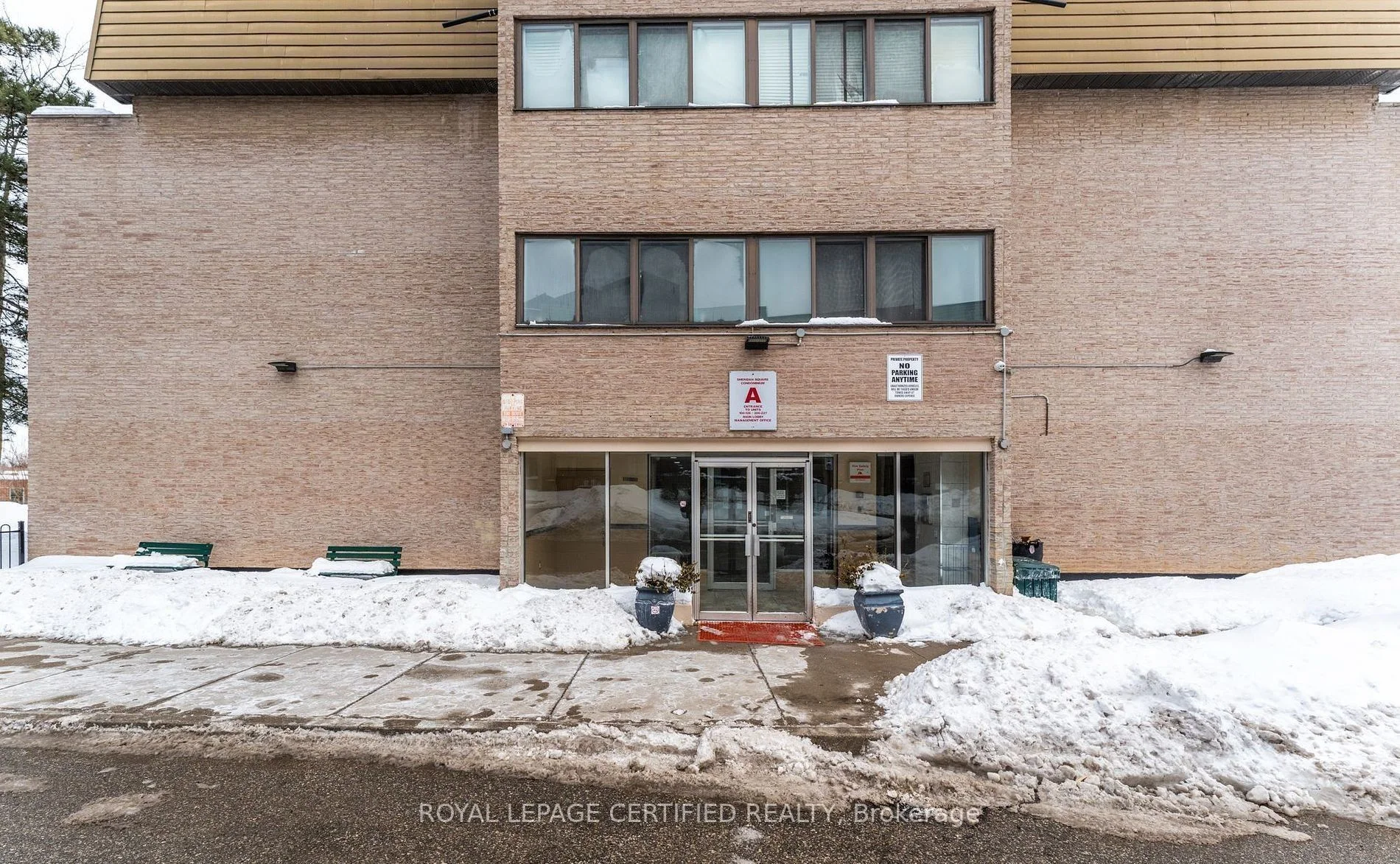 2095 Roche Court 122, Mississauga, On L5k 2c8