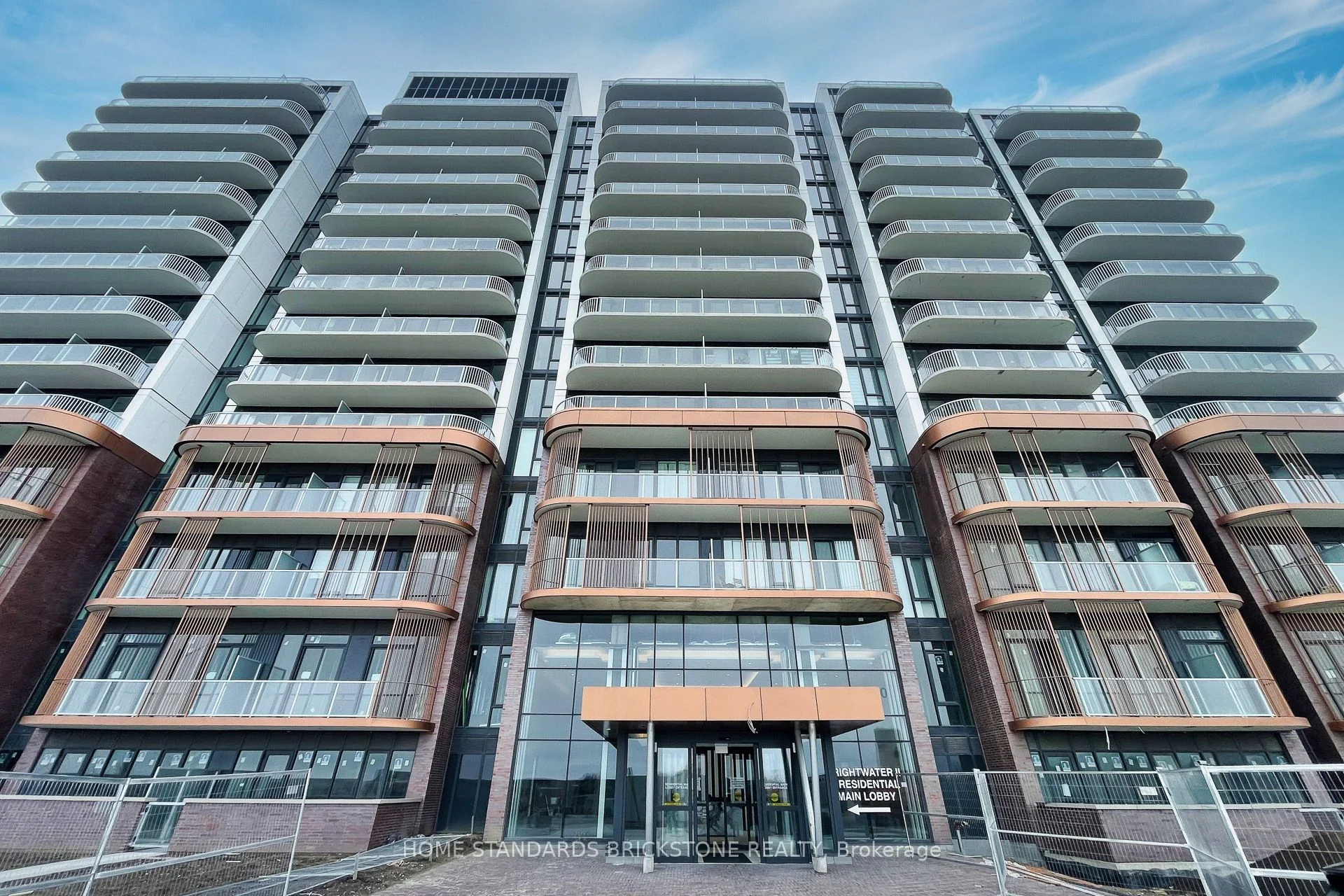 220 Missinnihe Way 1012, Mississauga, ON L5H 0A9