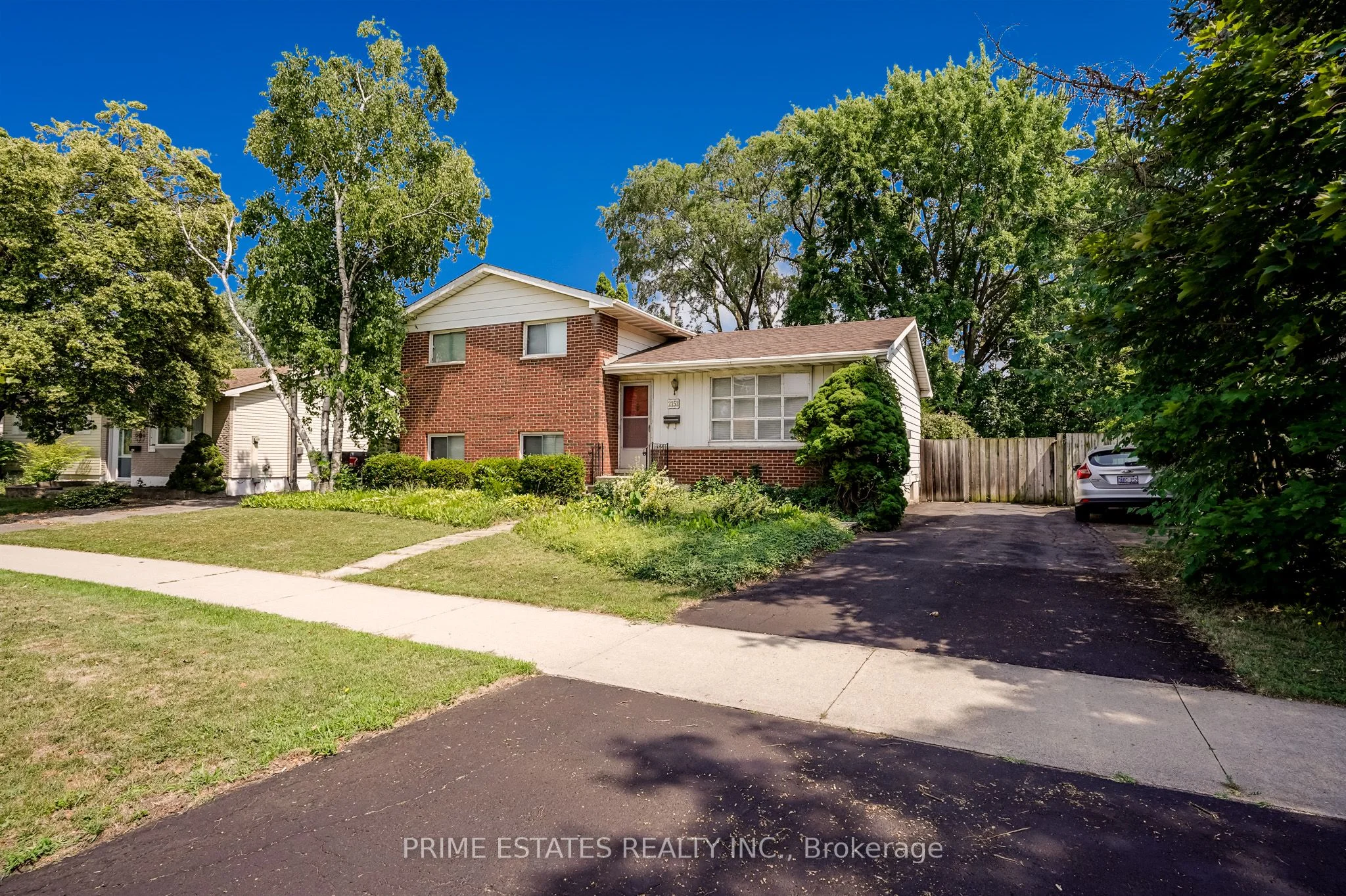 2151 Falmouth Terrace, Burlington, ON L7P 1Y3