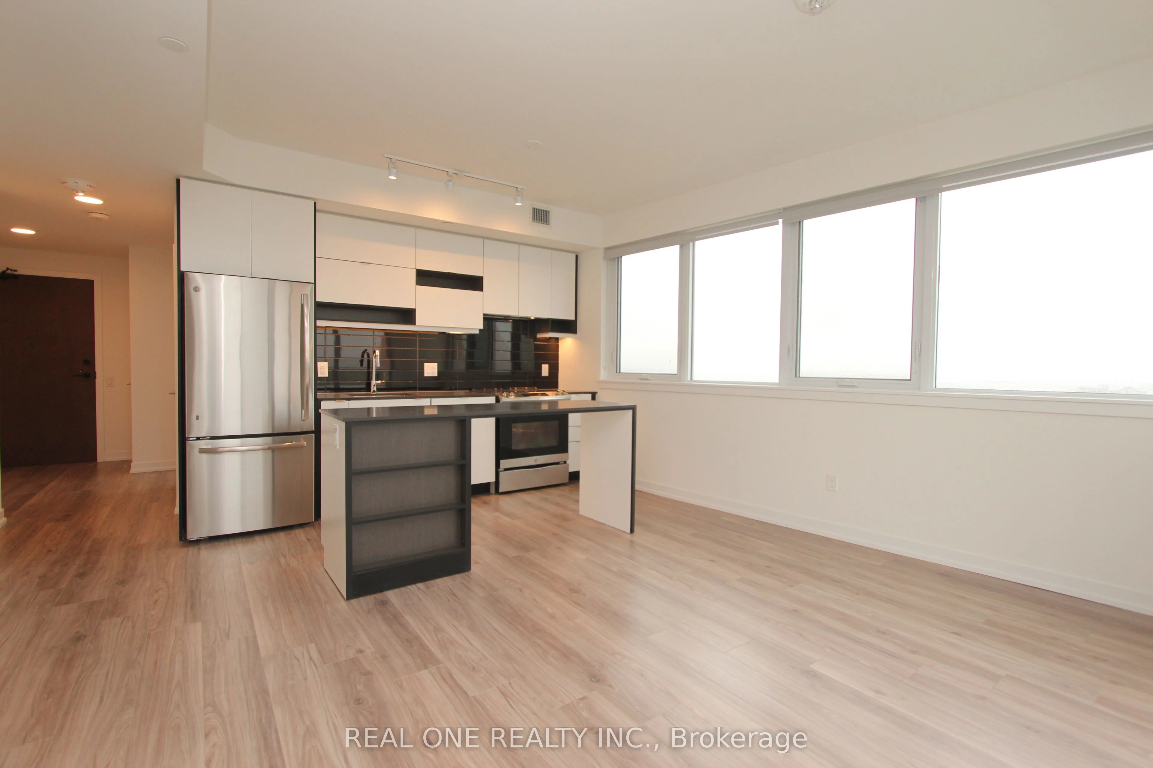 4065 Confederation Parkway 3104, Mississauga, ON L5B 0L4
