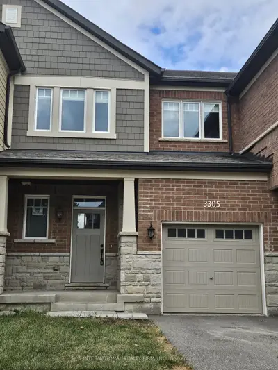 Att/Row/Townhouse in Oakville