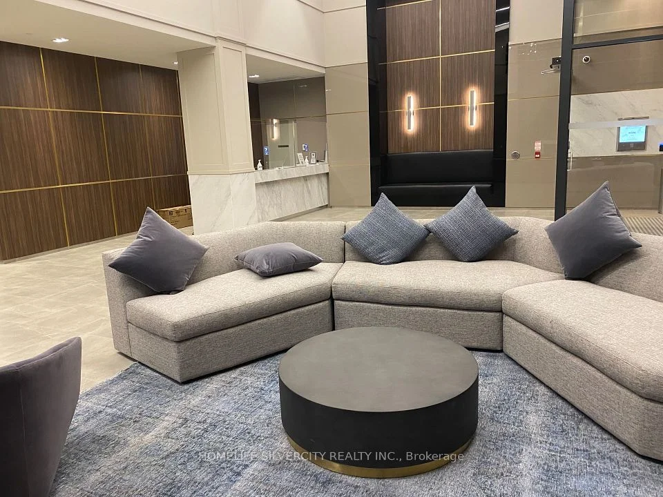 4085 Parkside Village Drive 805, Mississauga, ON L5B 0K9