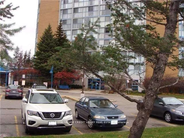35 Trailwood Drive 1415, Mississauga, ON L4Z 3K9