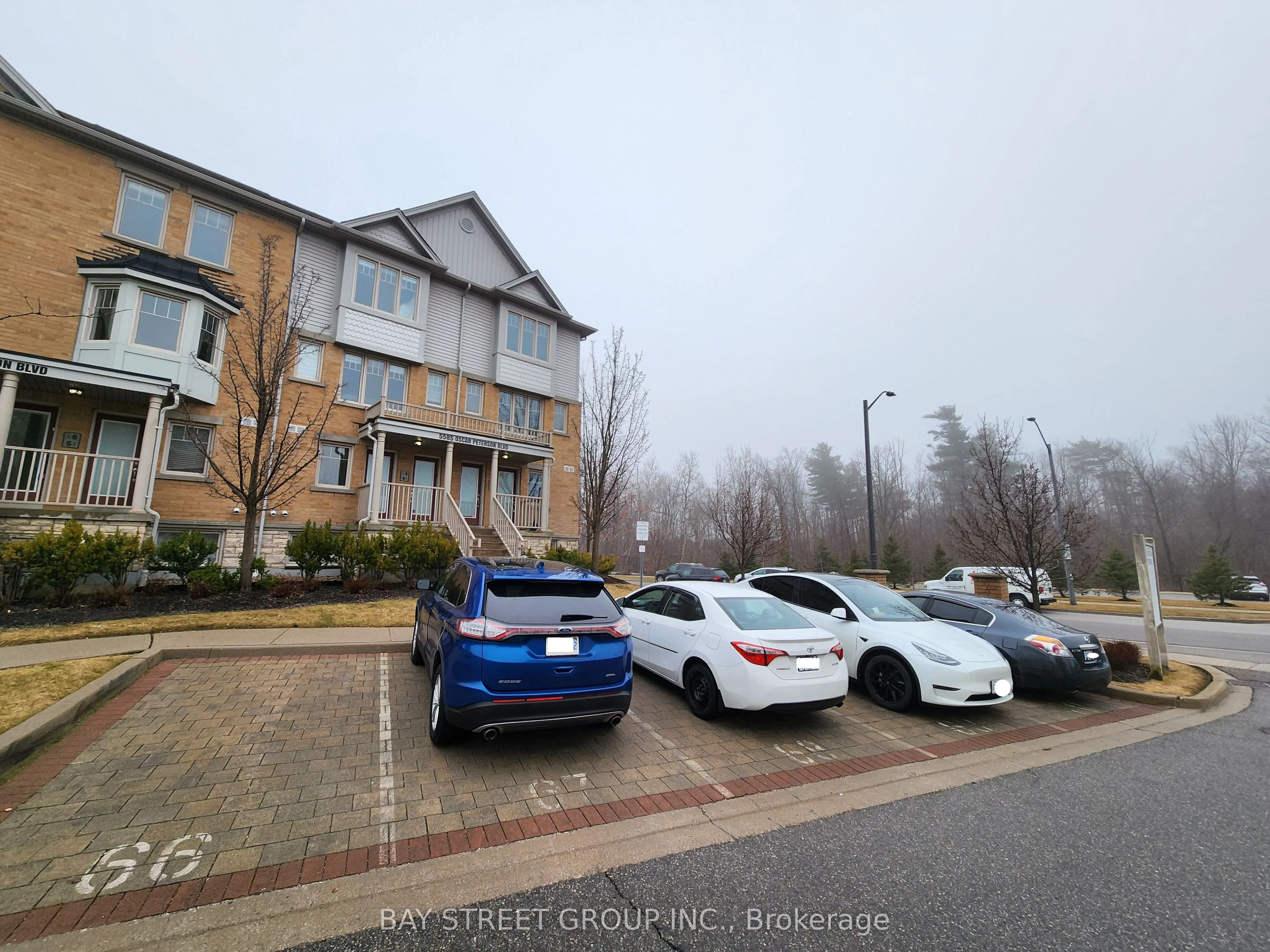 5585 Oscar Peterson Boulevard 1, Mississauga, On L5m 0t2