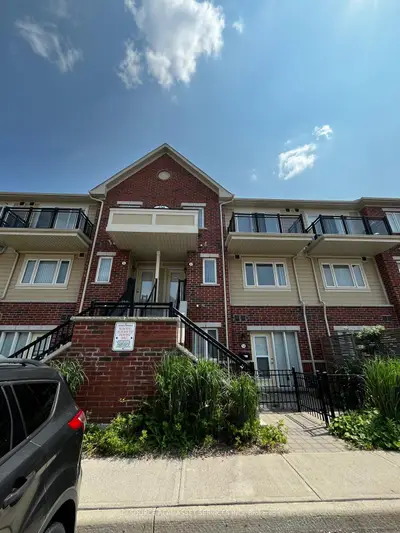 Condo Townhouse in Brampton