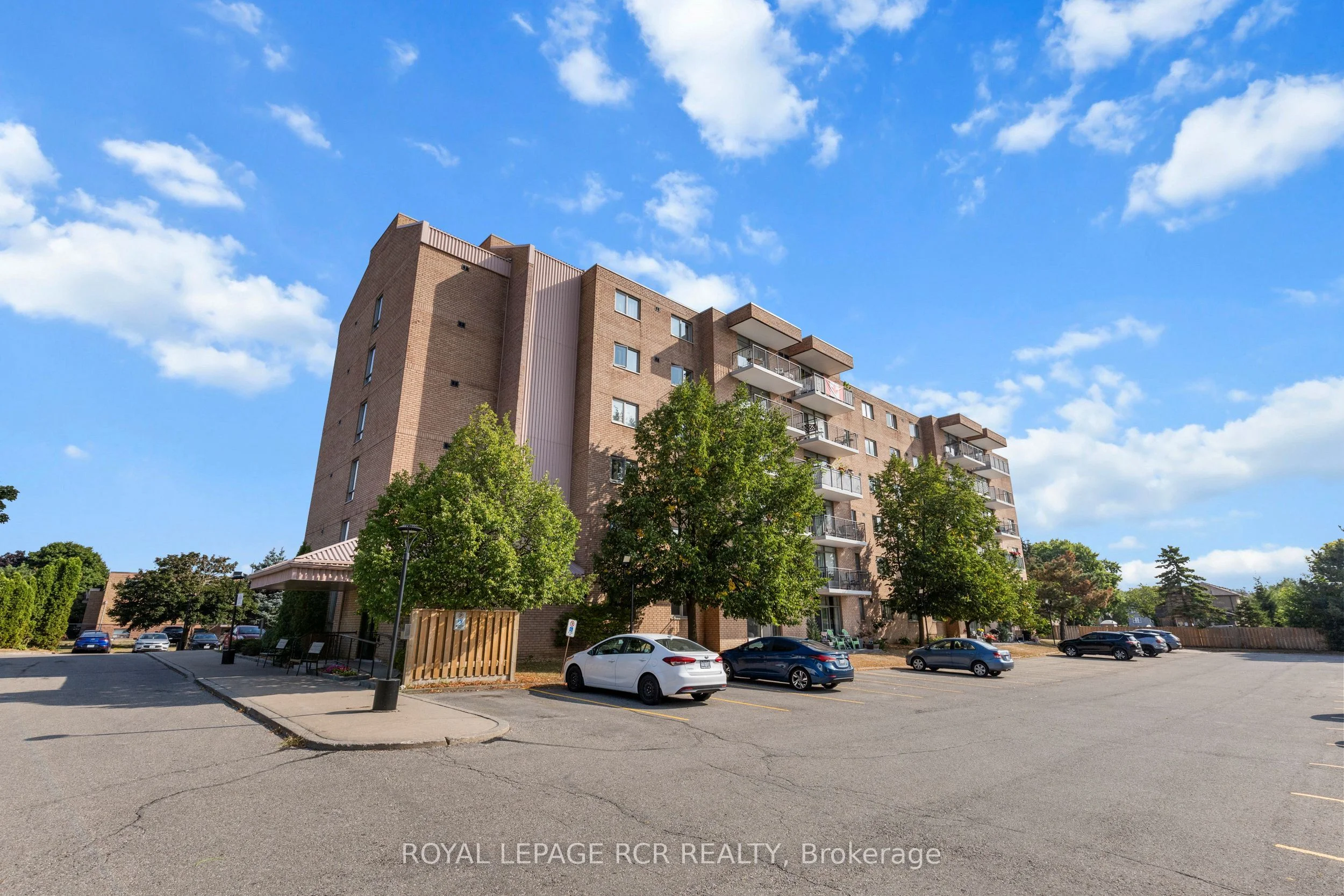 16 Fourth Street 12, Orangeville, ON L9W 4N7