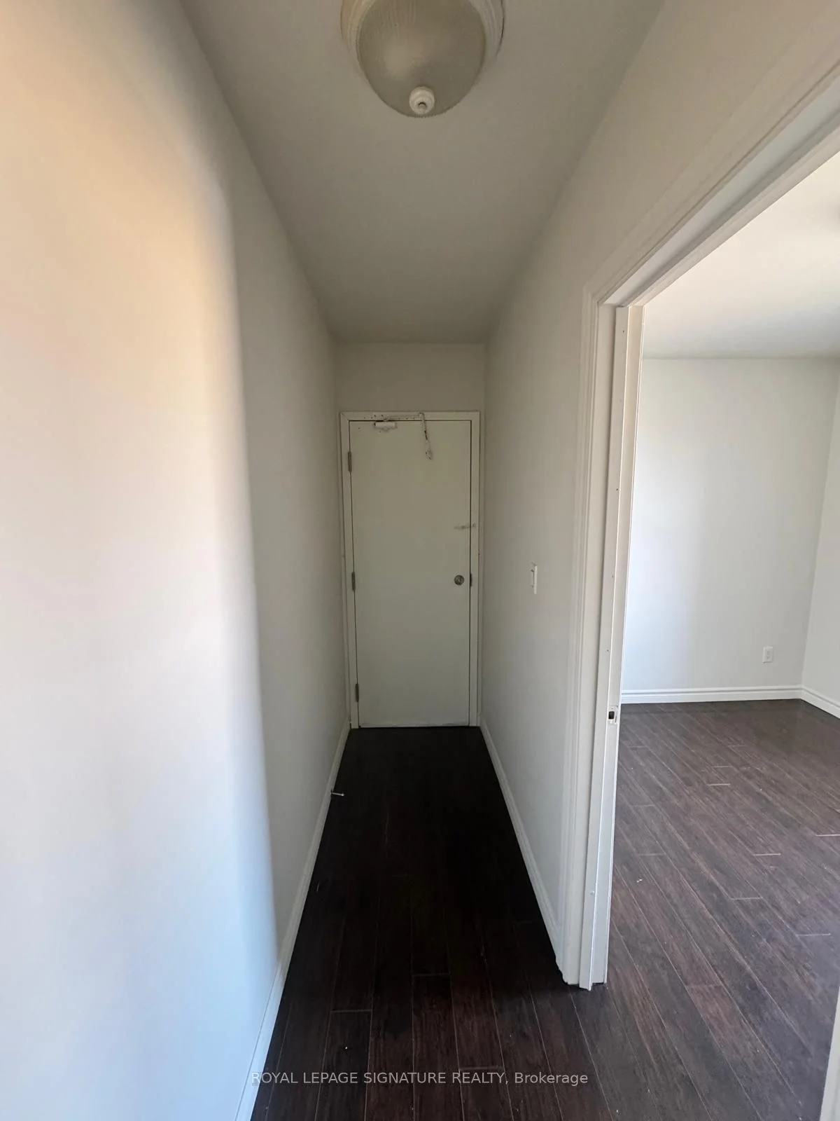 2631 Eglinton Avenue W Upper, Toronto W03, ON M6M 1T6
