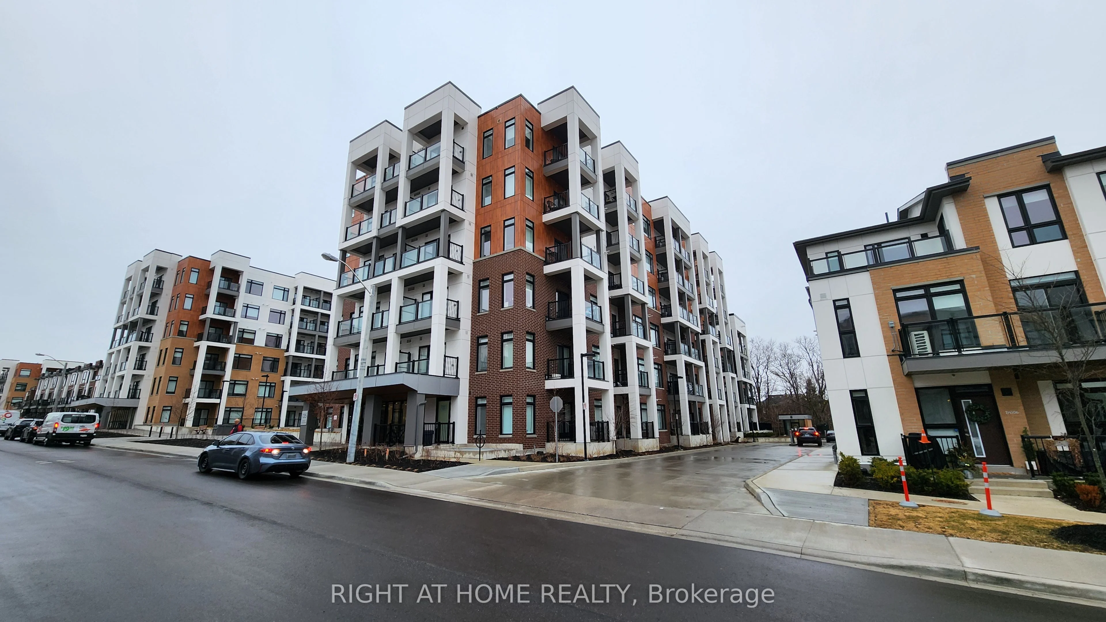 Condo Apartment in Toronto