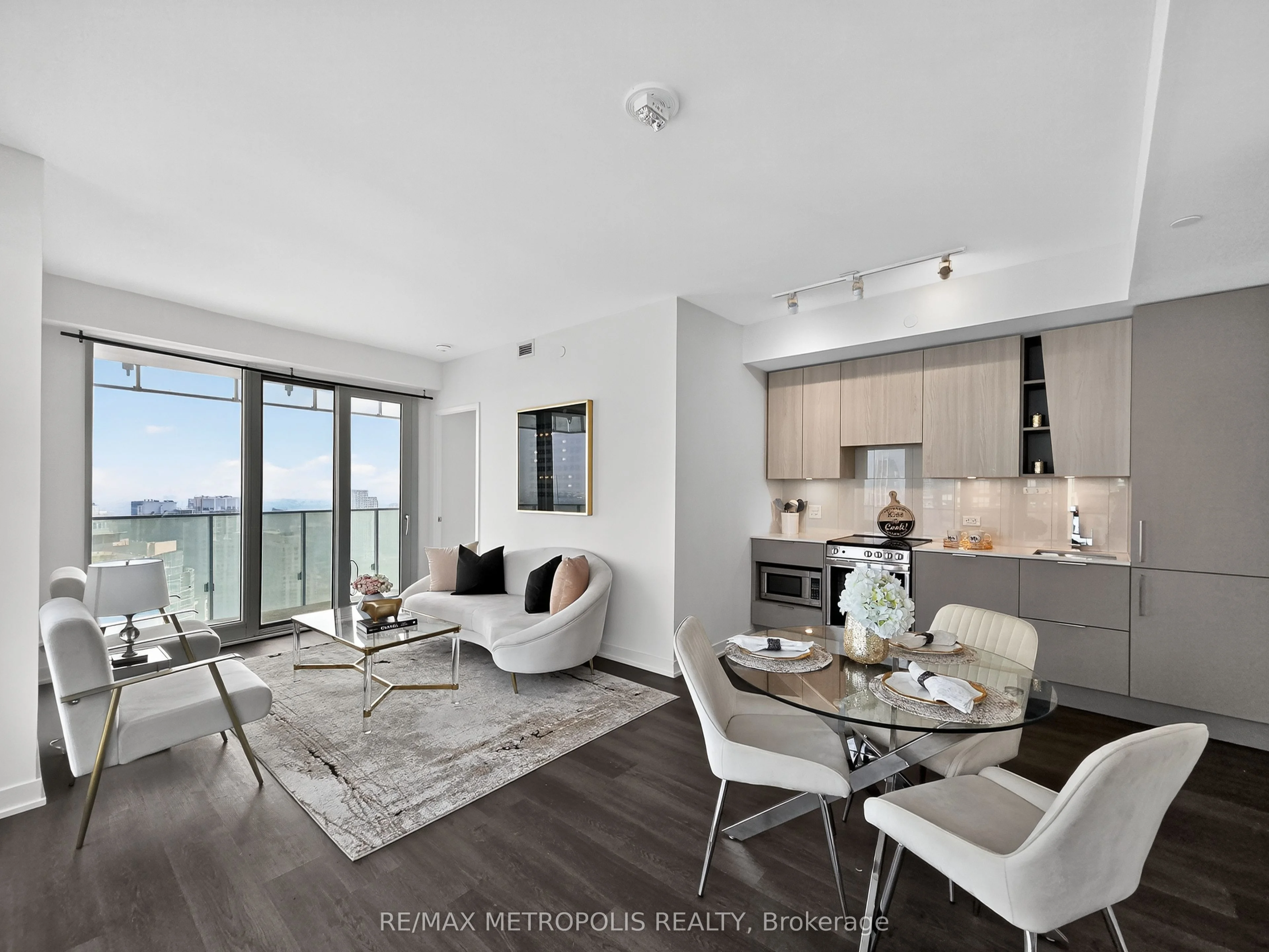 3900 CONFEDERATION Parkway 4010, Mississauga, ON L5B 0M3