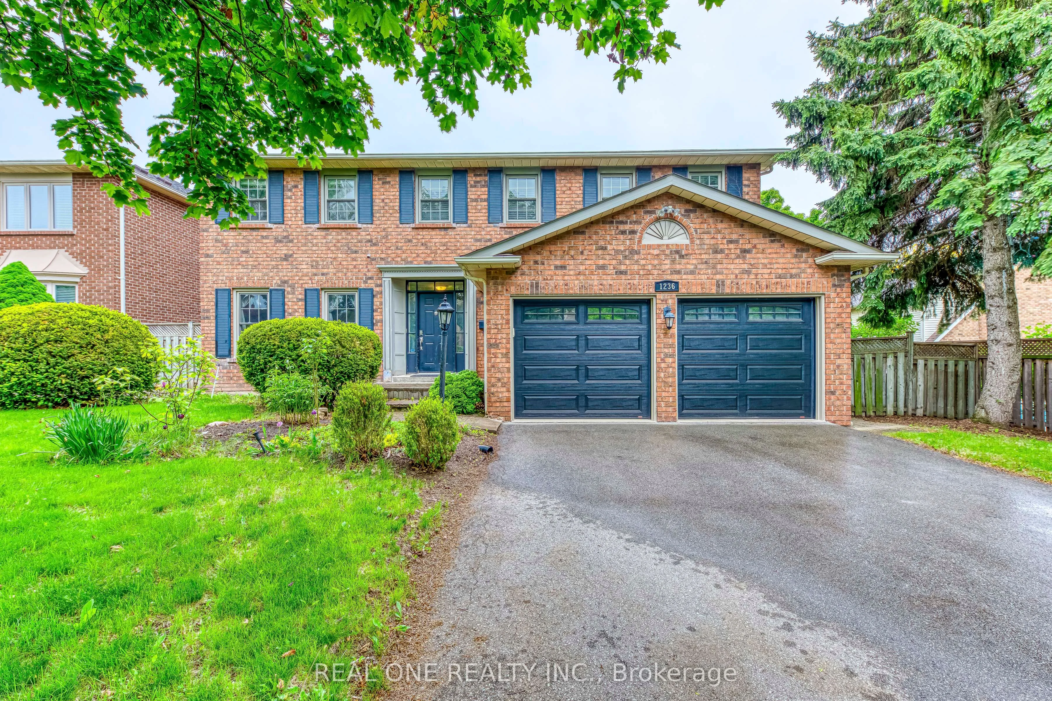 1236 Woodview Drive, Oakville, ON L6M 2M4