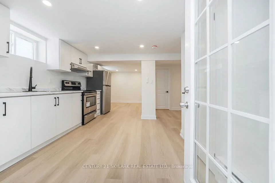 9 Berry Creek Drive UNIT 3 LOWER, Toronto W10, ON M9W 4A1