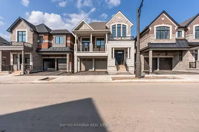 Detached in Oakville