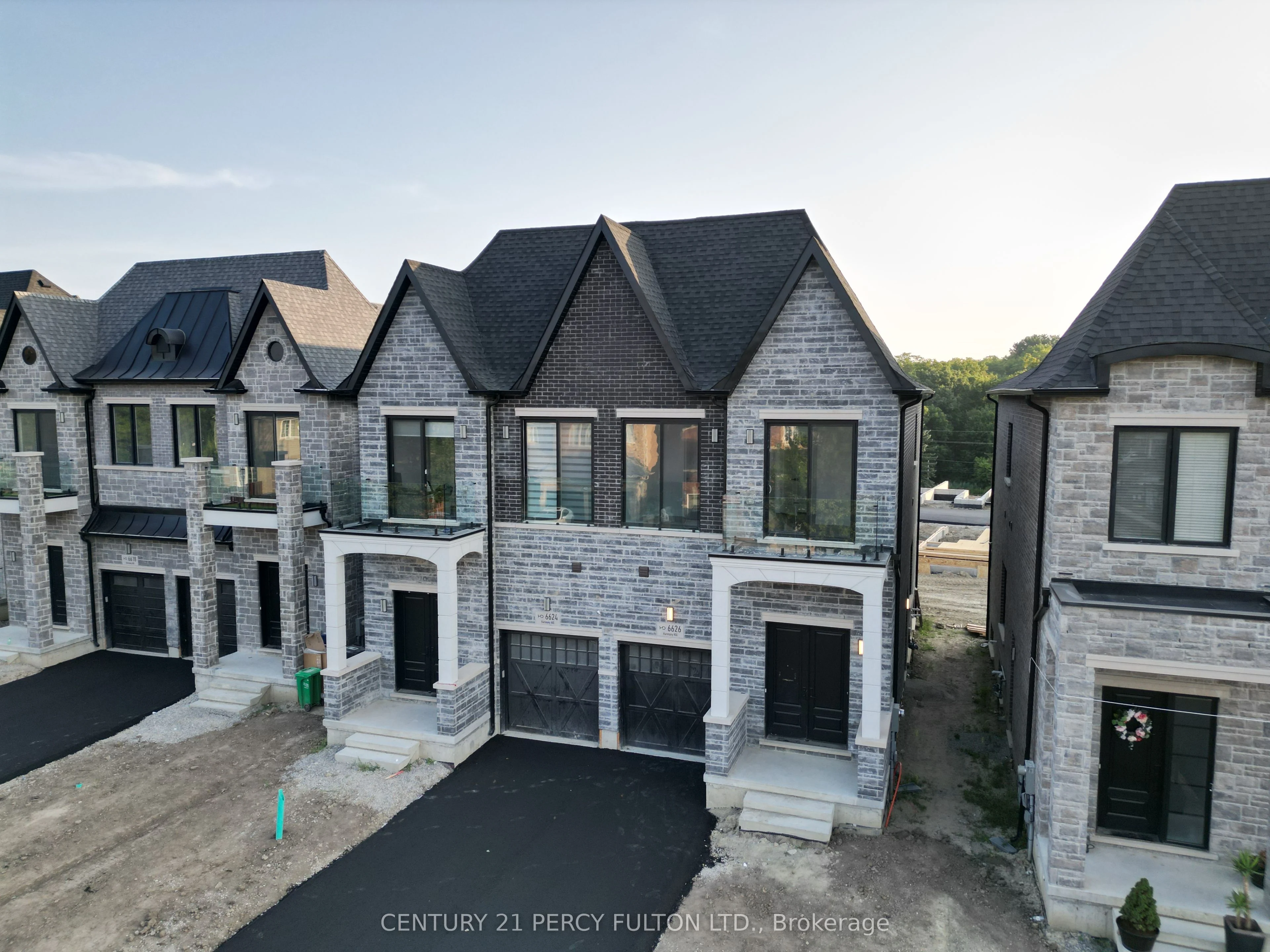 6626 Harmony Hill , Mississauga, ON L5W 1S5