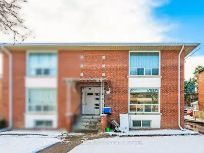 Triplex in Toronto