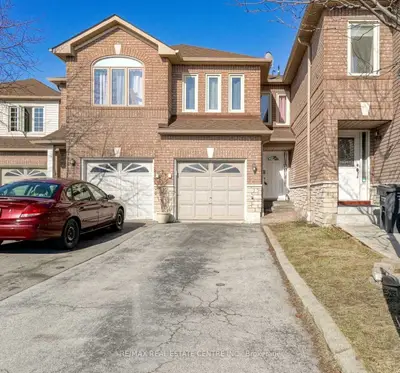 Att/Row/Townhouse in Mississauga
