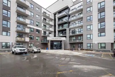 Condo Apartment in Milton