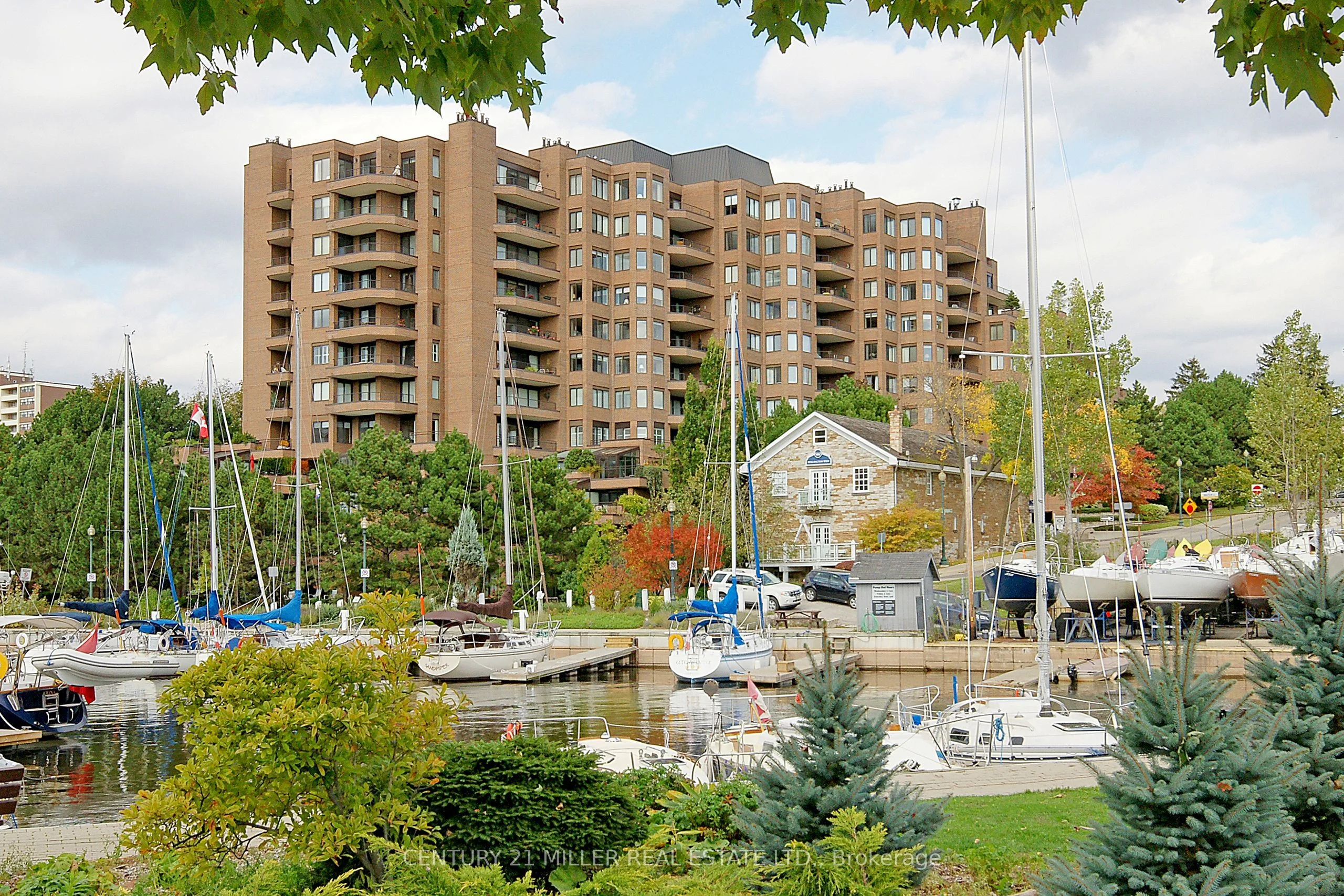 Condo Apartment in Oakville