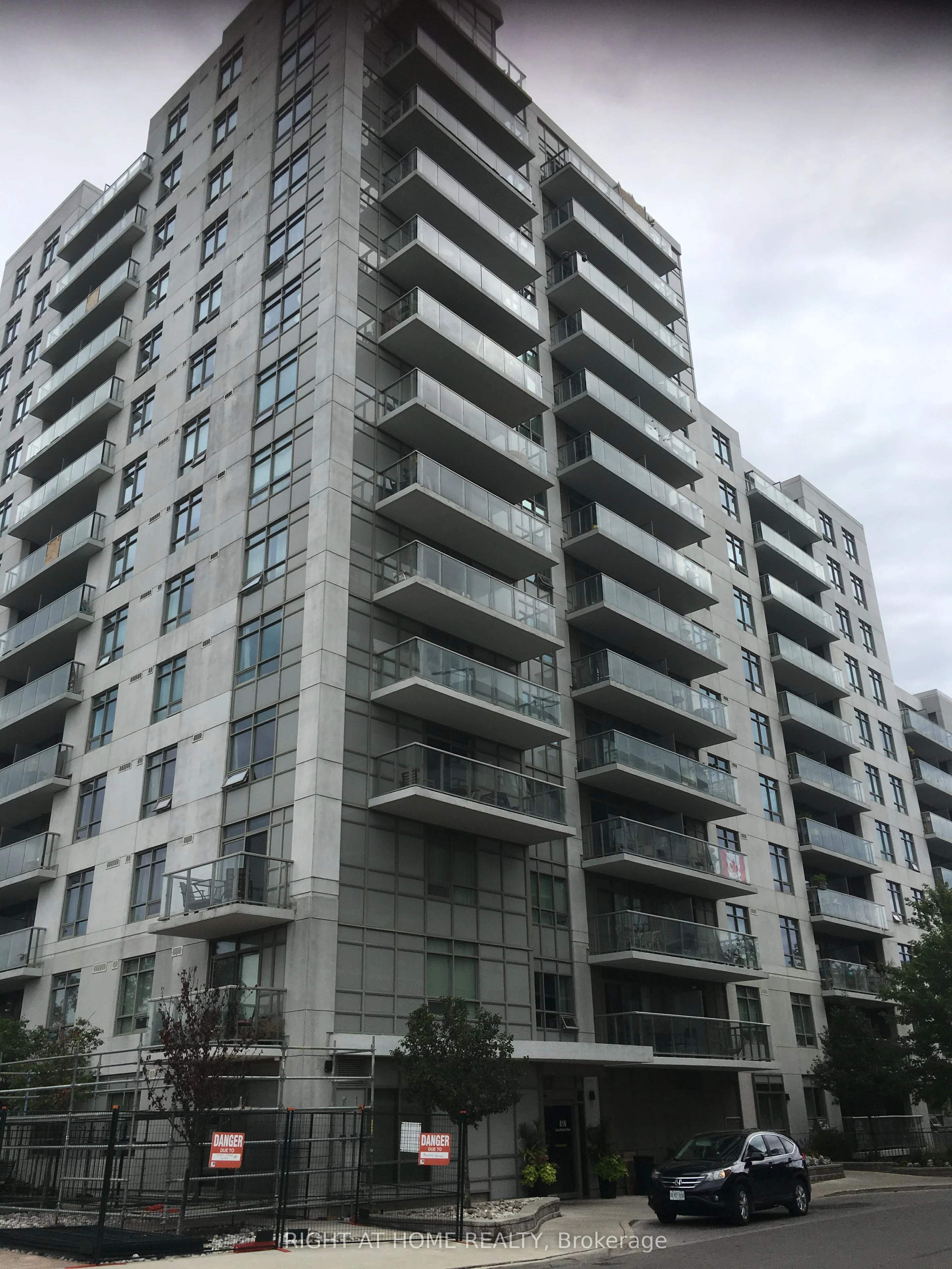 816 N Lansdowne Avenue N 1307, Toronto W02, ON M6H 4K6
