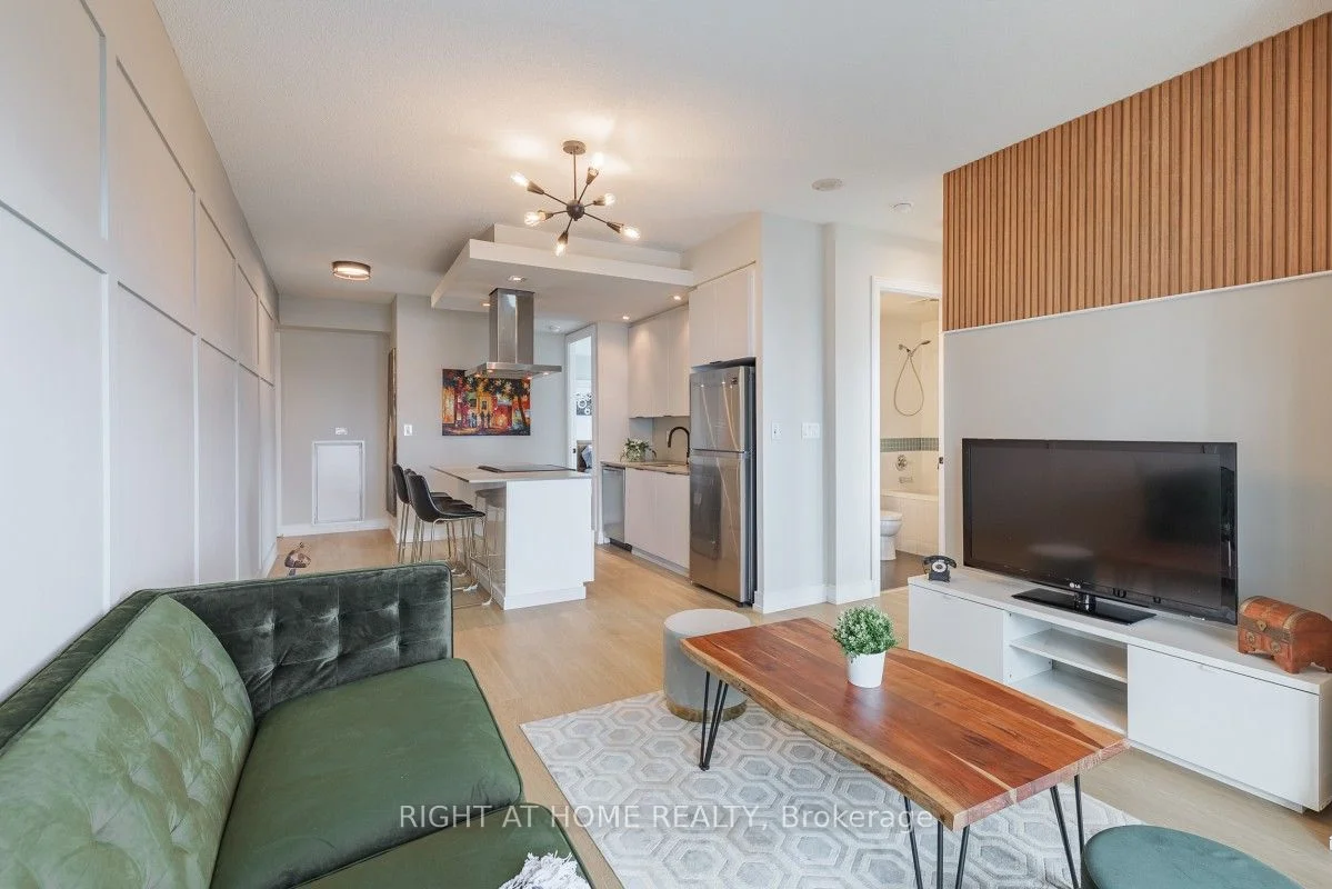 165 Legion Road N 1524, Toronto W06, ON M8Y 0B3
