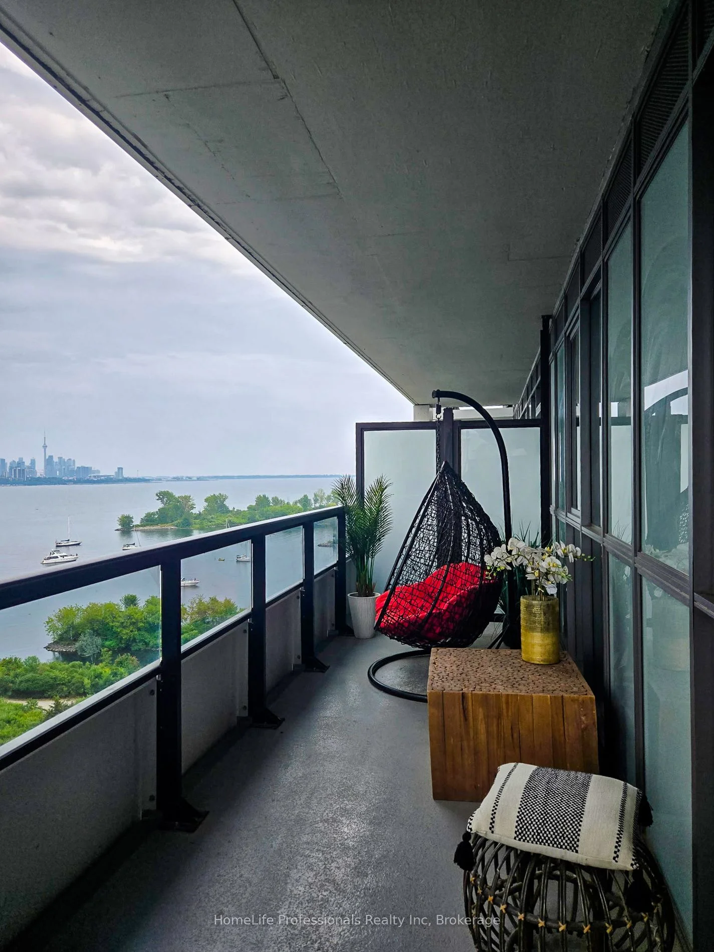 65 Annie Craig Drive 1006, Toronto W06, On M8v 0g3