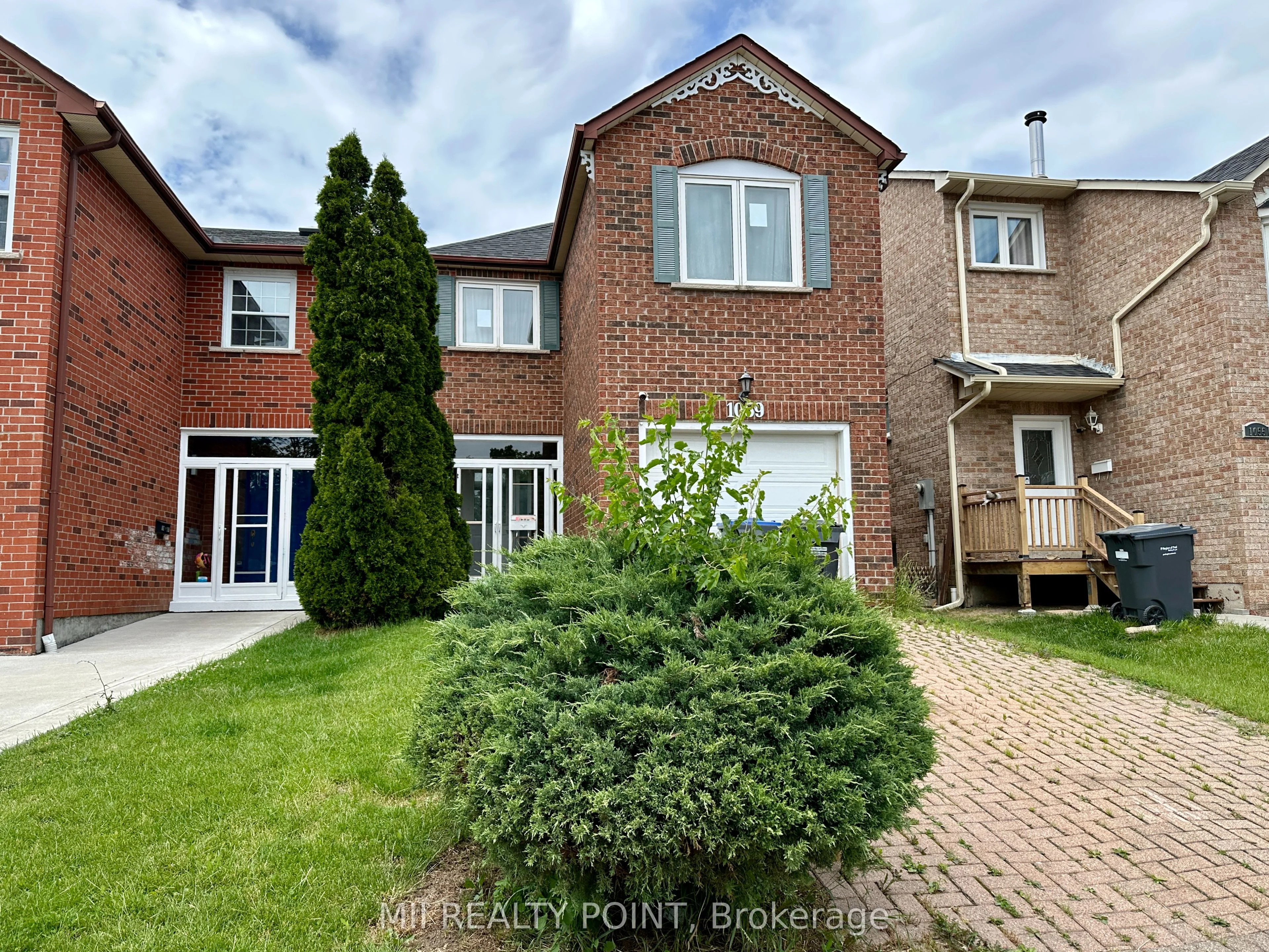 1059 Lucerne Crescent, Mississauga, ON L5C 3X6