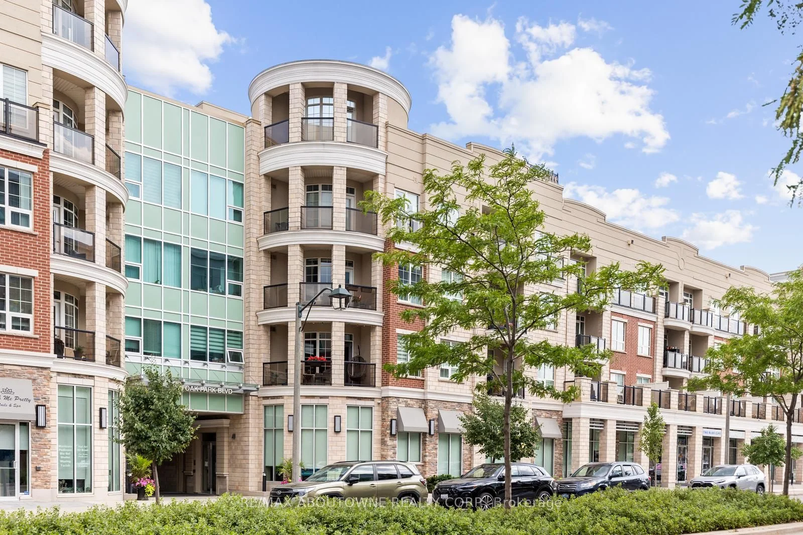 216 Oak Park Boulevard 312, Oakville, On L6h 0k3
