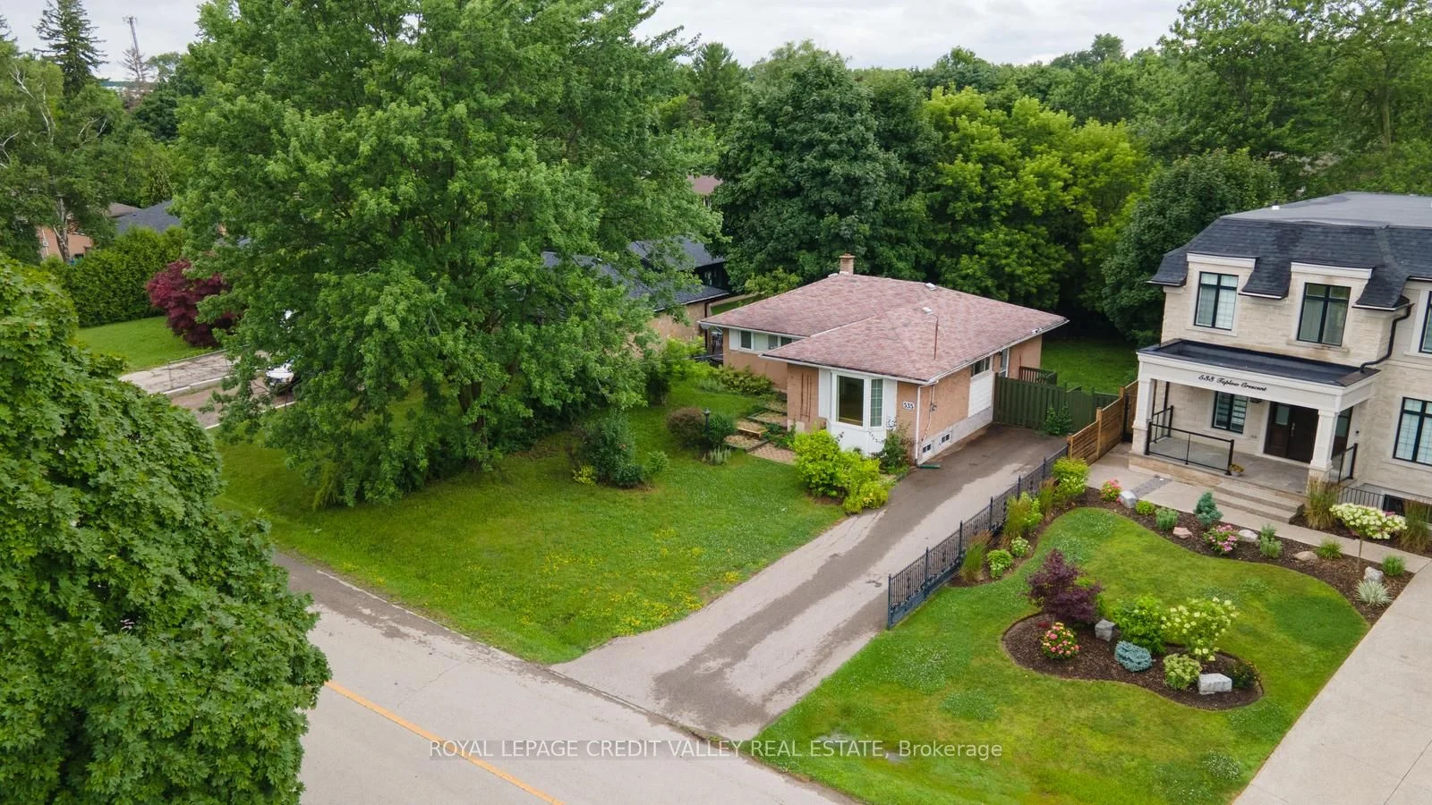 535 Taplow Crescent, Oakville, ON L6L 4V9