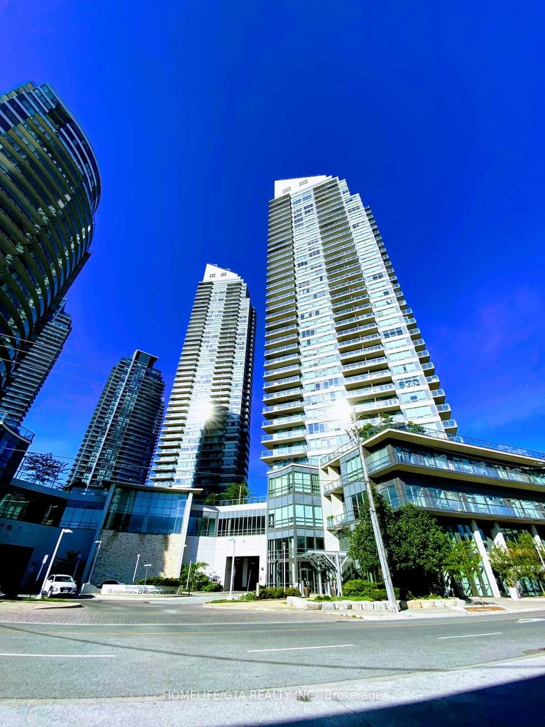 2240 Lake Shore Boulevard W 1405, Toronto W06, ON M8V 0B1