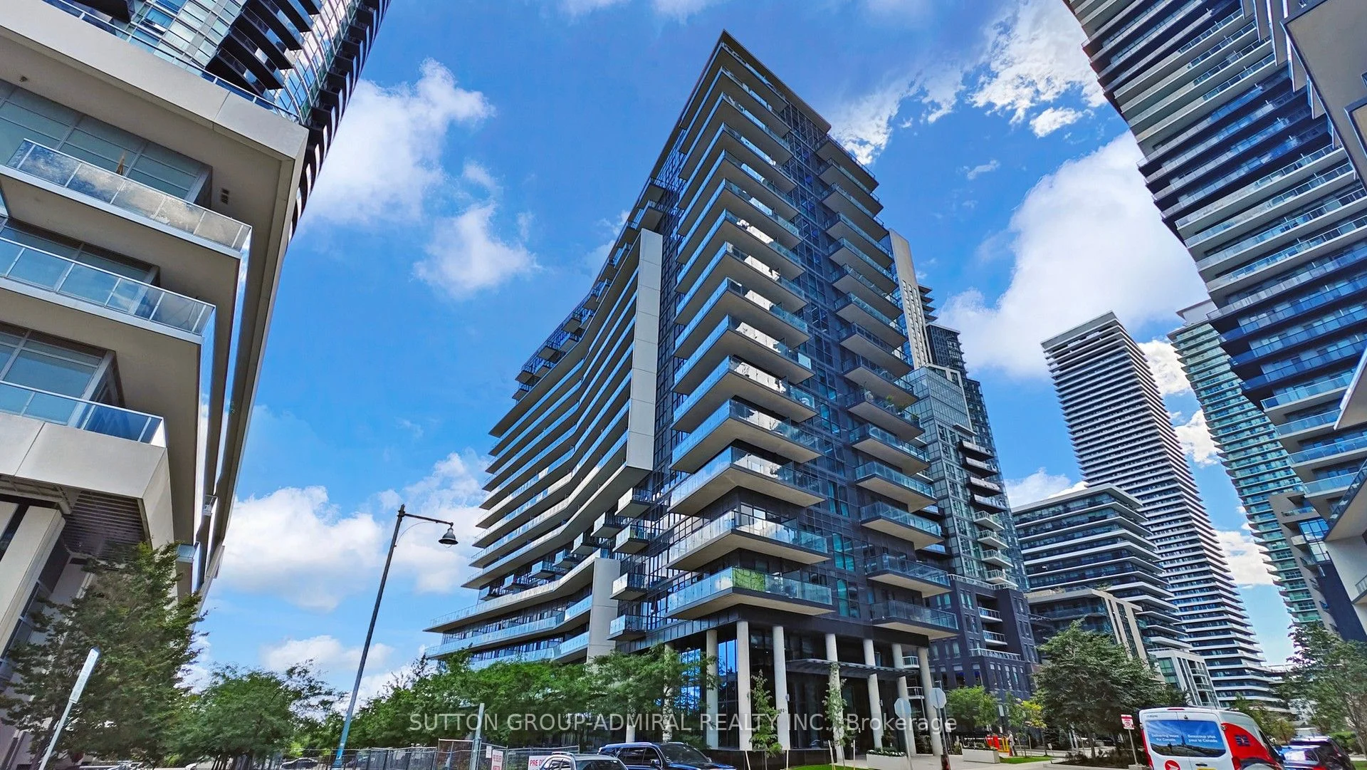 39 Annie Craig Drive 221, Toronto W06, On M8v 0h1