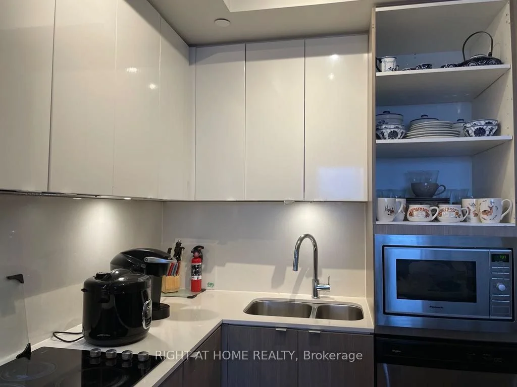 5220 Dundas Street D319, Burlington, ON L7L 0J4