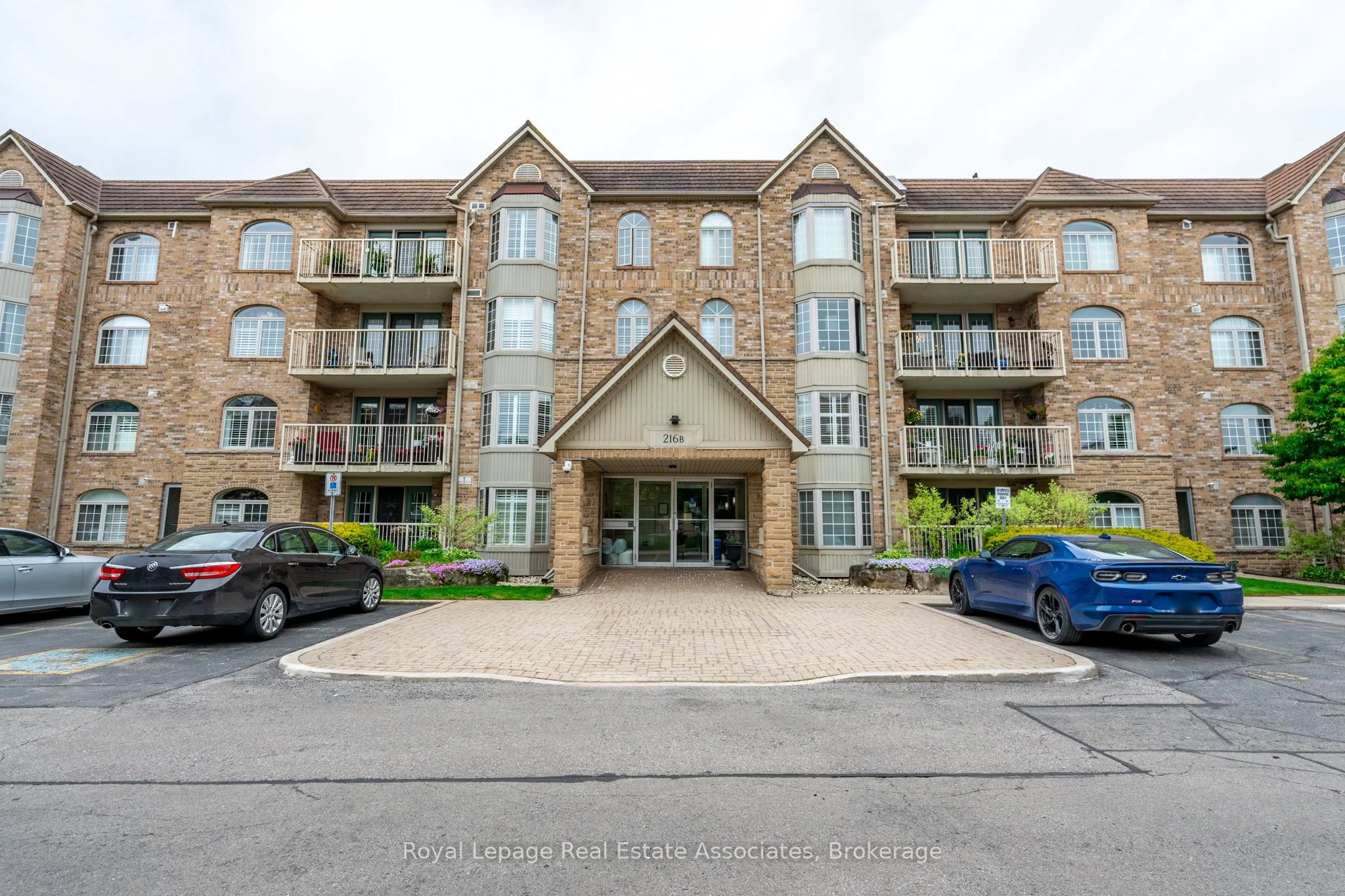 Condo Apartment in Burlington