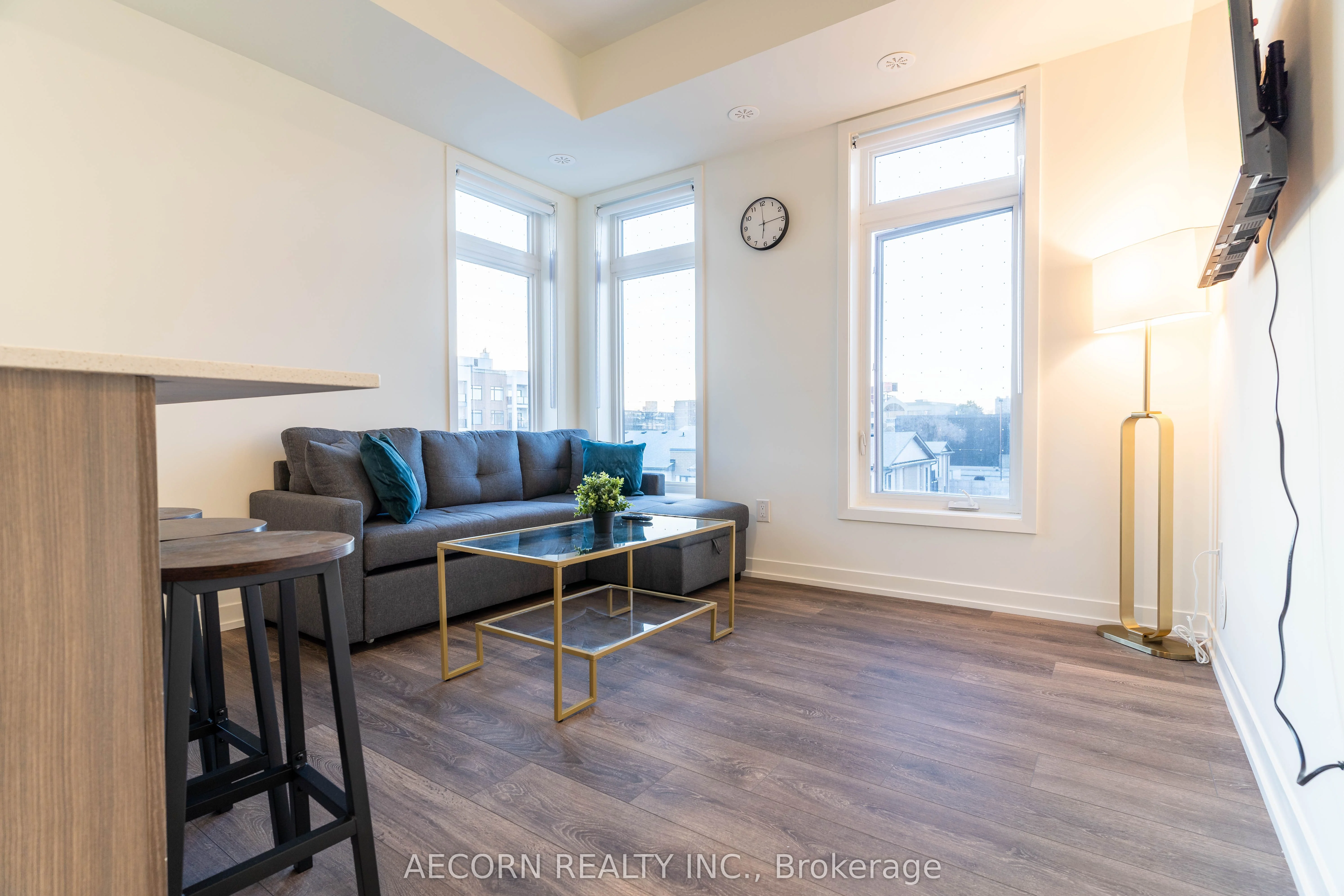 135 Canon Jackson Drive 409, Toronto W04, ON M6M 0C3