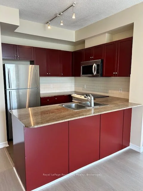 3504 Hurontario Street 709, Mississauga, ON L5B 1P2