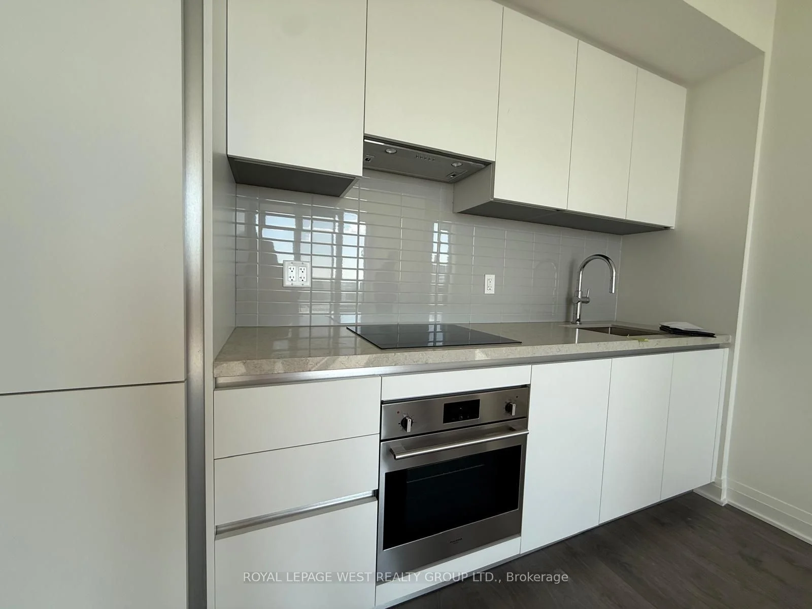 4015 The Exchange 703, Mississauga, ON L5B 0N9