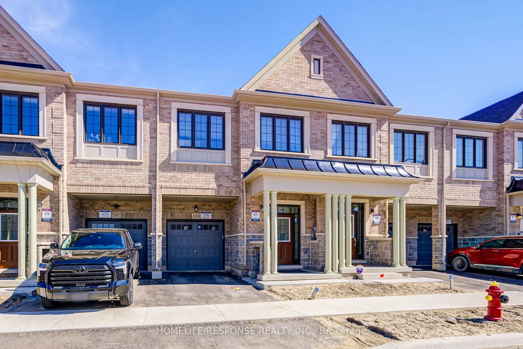 Att/Row/Townhouse in Milton