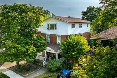 Triplex in Brampton
