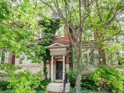 Att/Row/Townhouse in Toronto