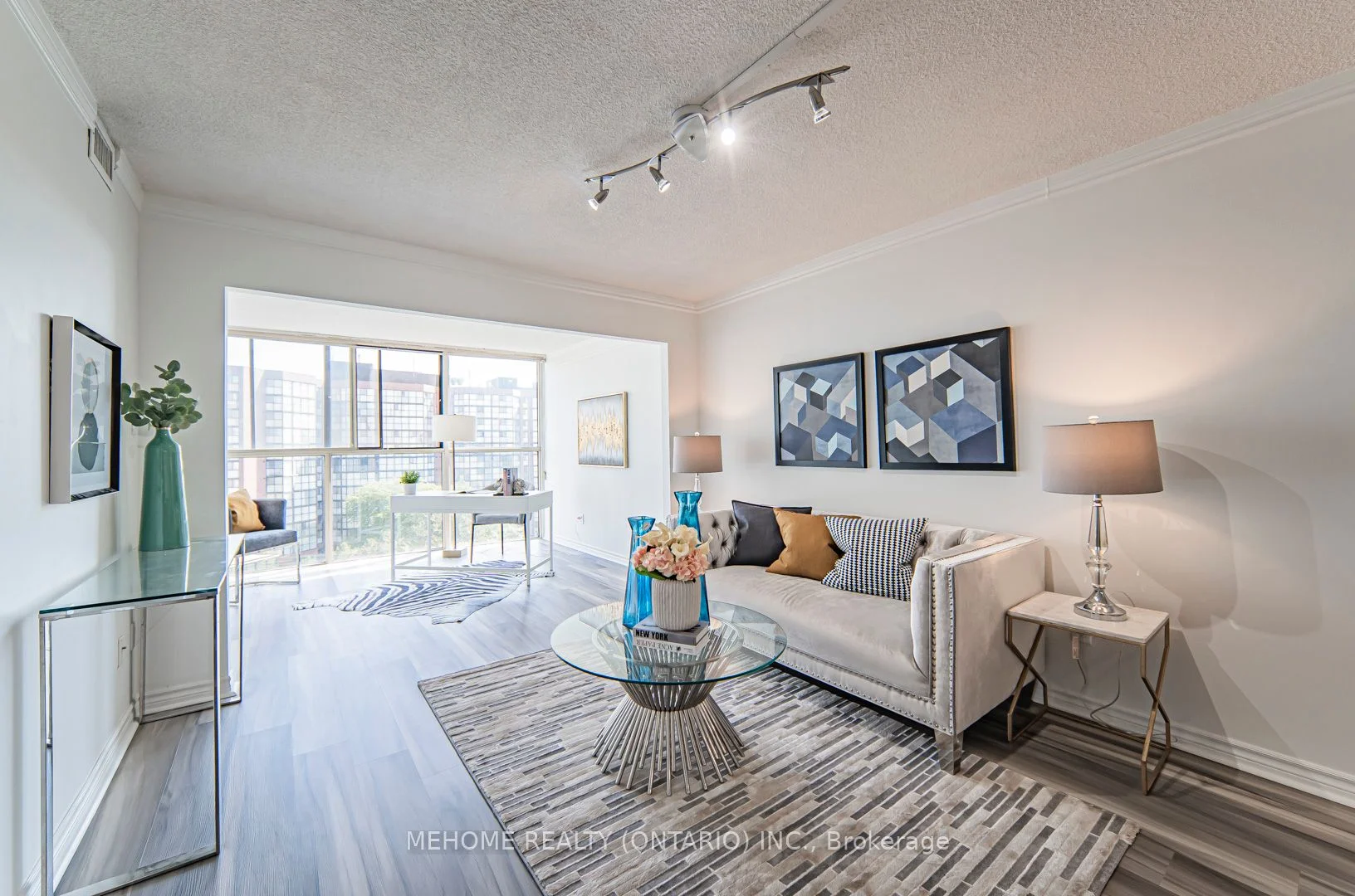 2091 Hurontario Street 810, Mississauga, On L5a 4e6