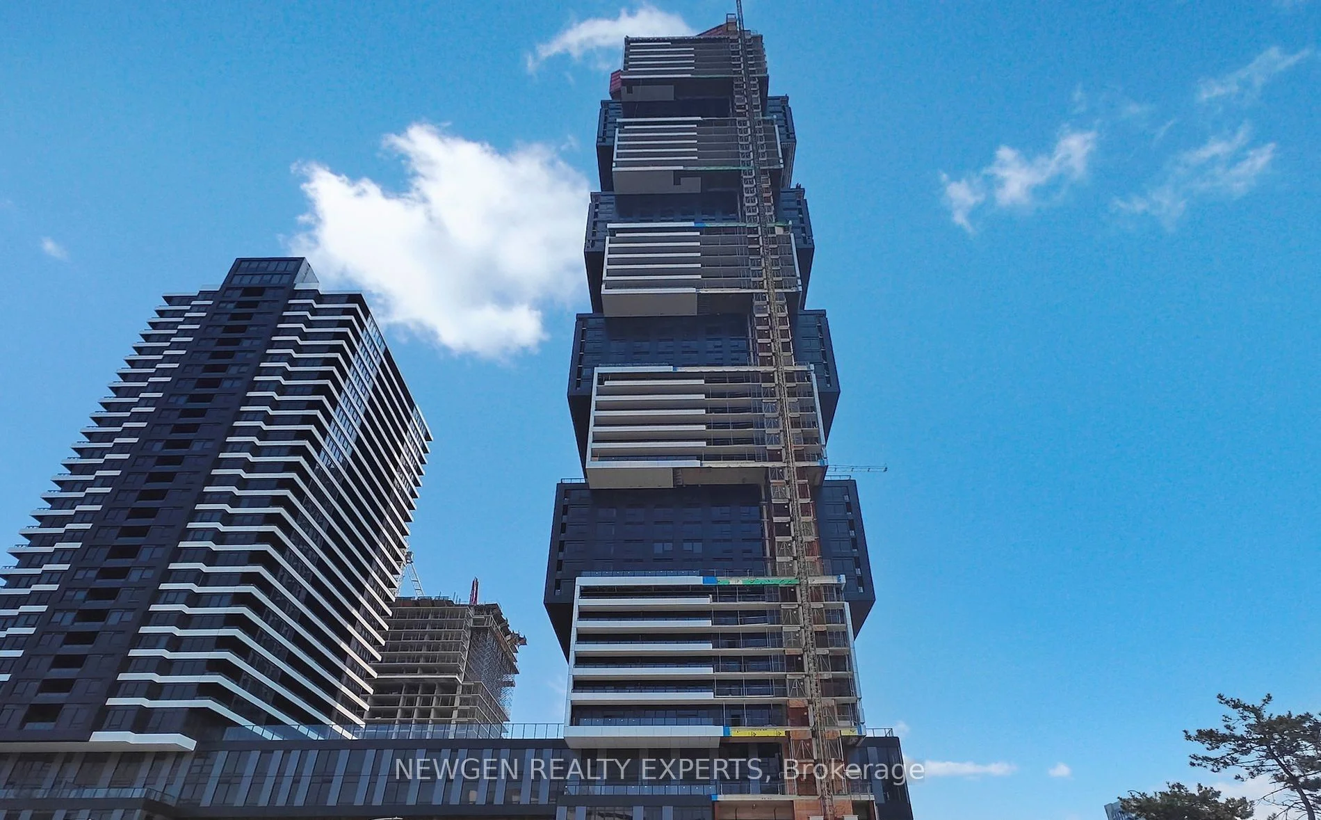 4015 The Exchange 903, Mississauga, ON L5B 1M7