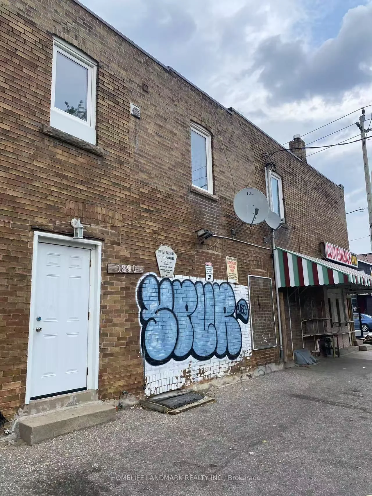 1890 Dufferin Street Second Floor, Toronto W03, ON M6E 3P7