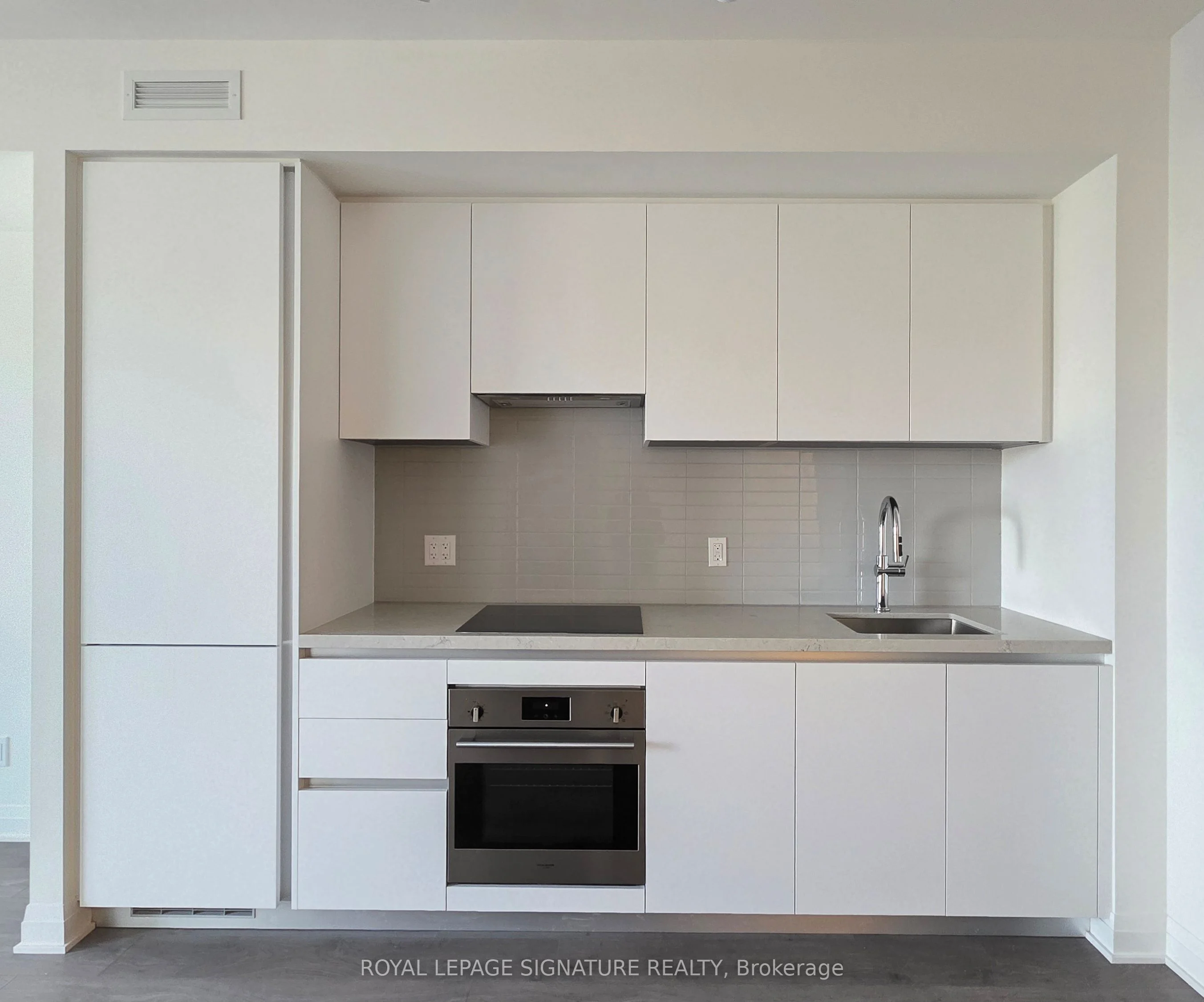 4015 The Exchange 811, Mississauga, ON L5B 0N9