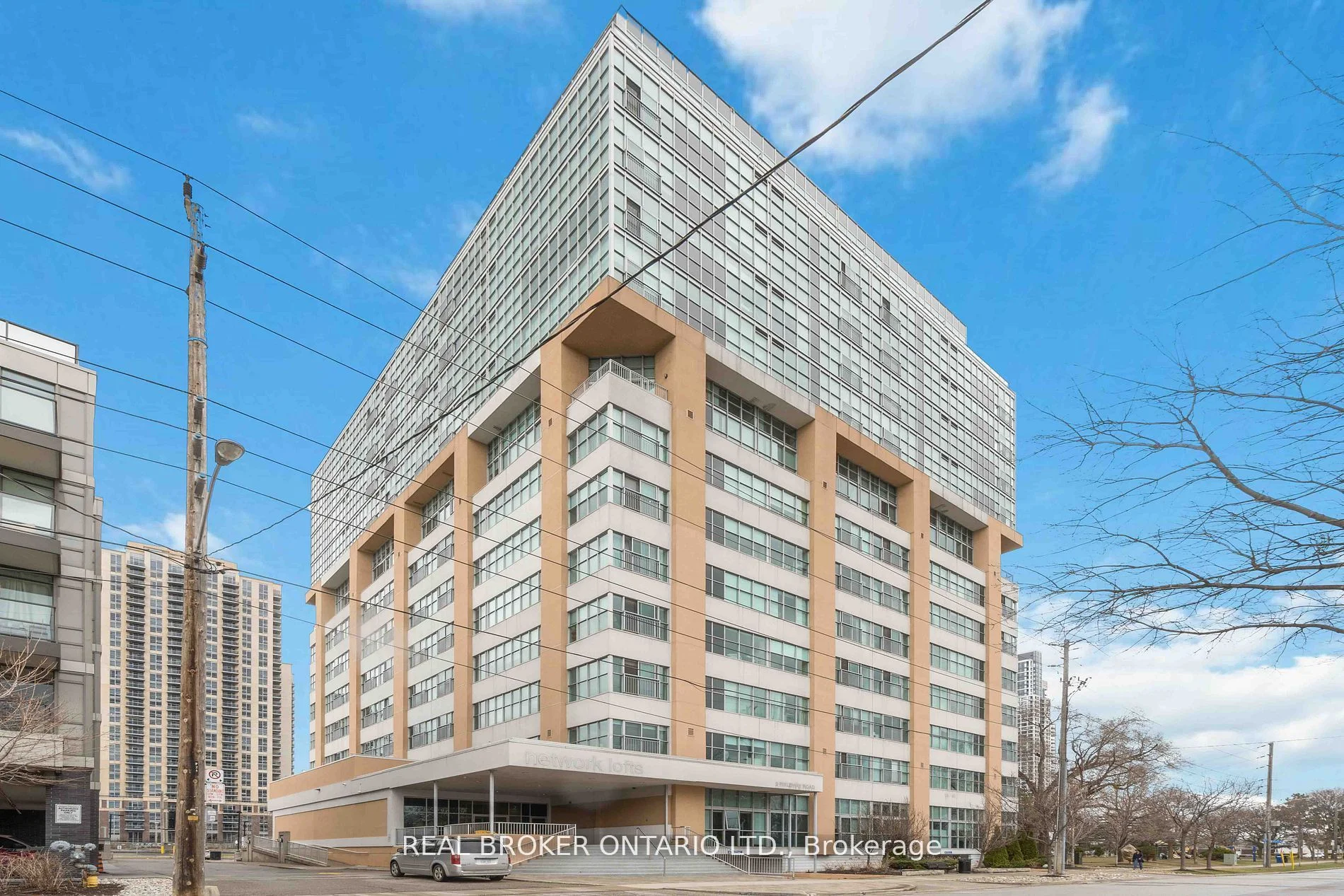 2 Fieldway Road 1211, Toronto W08, ON M8Z 0B9