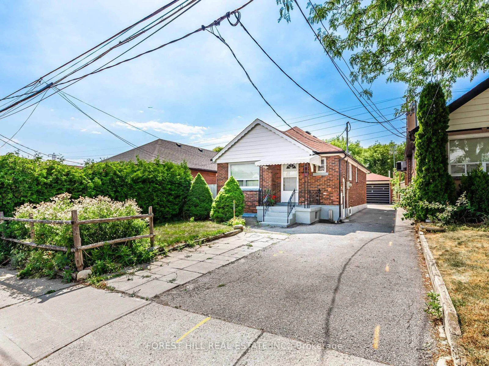 1191 Roselawn Avenue, Toronto W04, ON M6B 1C6