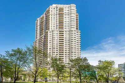 Condo Apartment in Mississauga