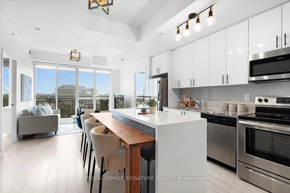 3091 Dufferin Street 824, Toronto W04, ON M6A 0C4