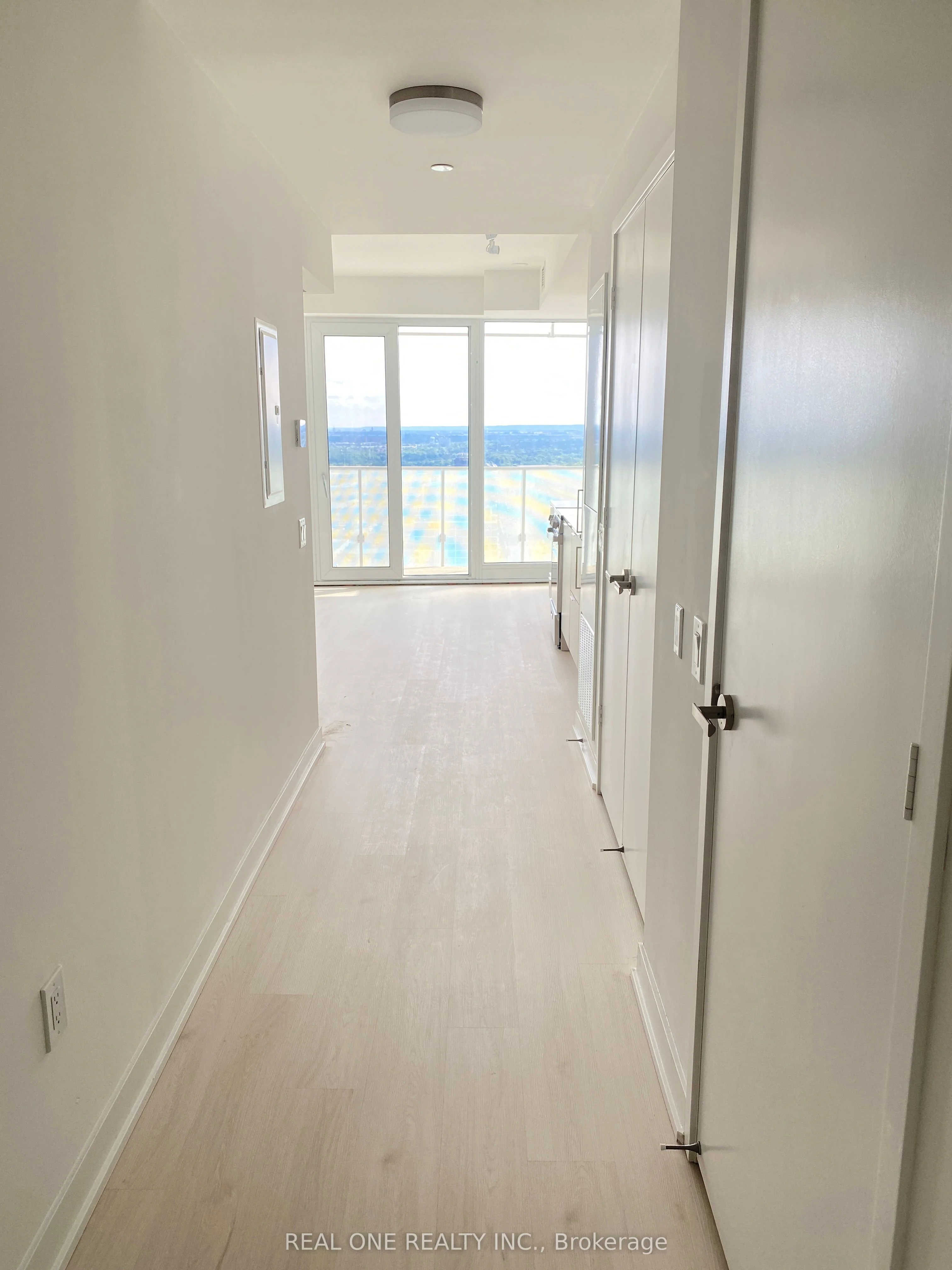3900 Confederation Parkway 3807, Mississauga, On L5b 0m3