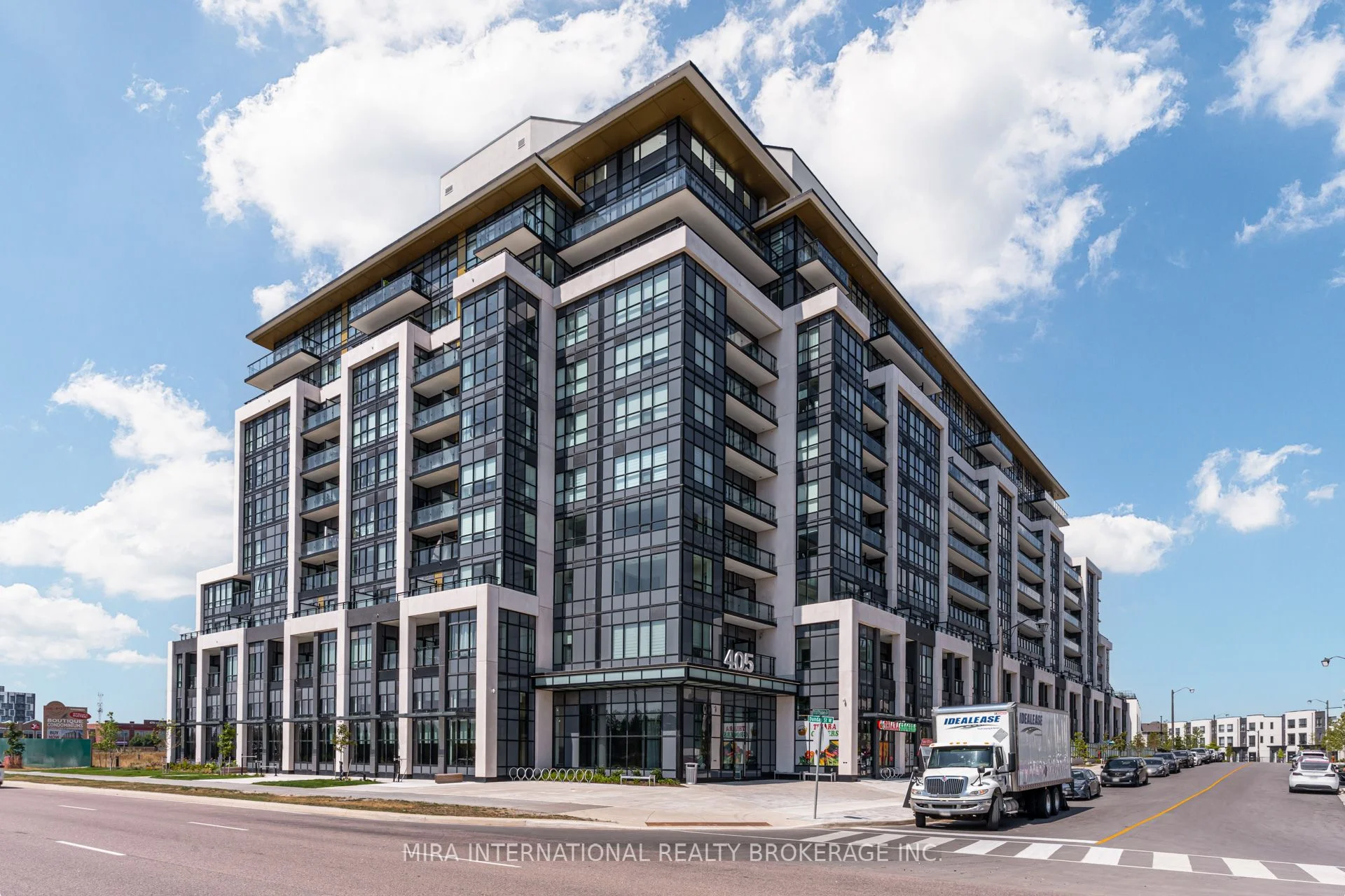 405 Dundas Street W 208, Oakville, ON L6M 5P9