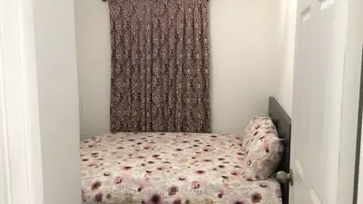 Att/Row/Townhouse in Toronto