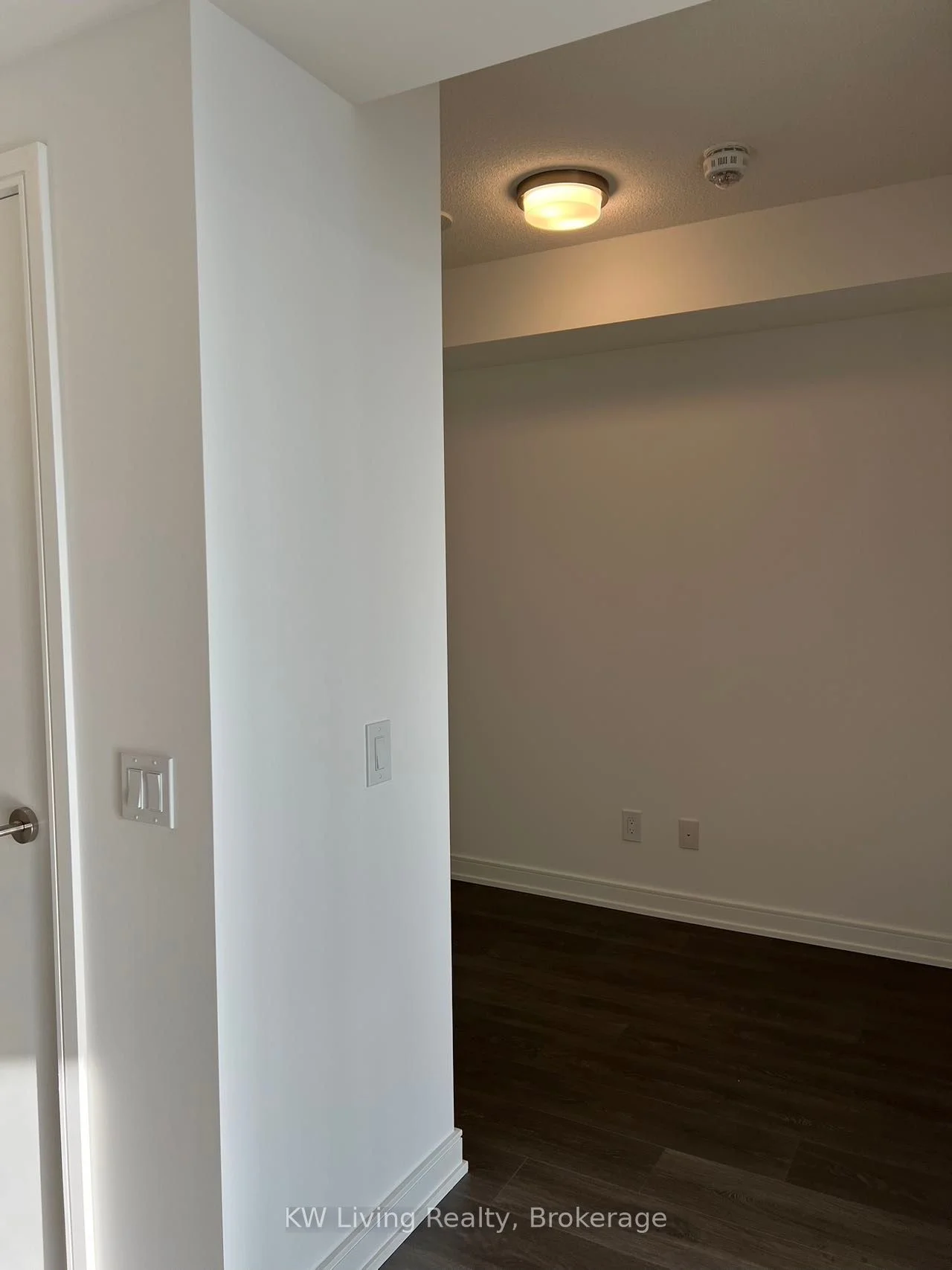 30 Samuel Wood Way 1901, Toronto W08, ON M9B 0C9