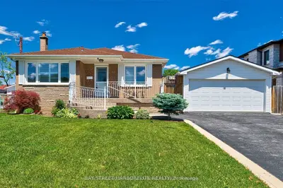 Detached in Oakville